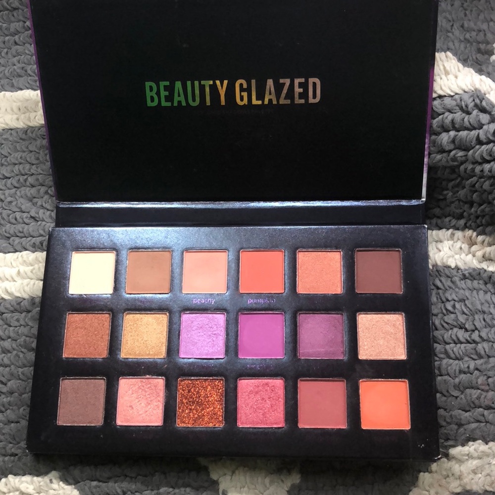 🍪 Used ONCE, SANITIZED eyeshadow pallet! Buy1get1